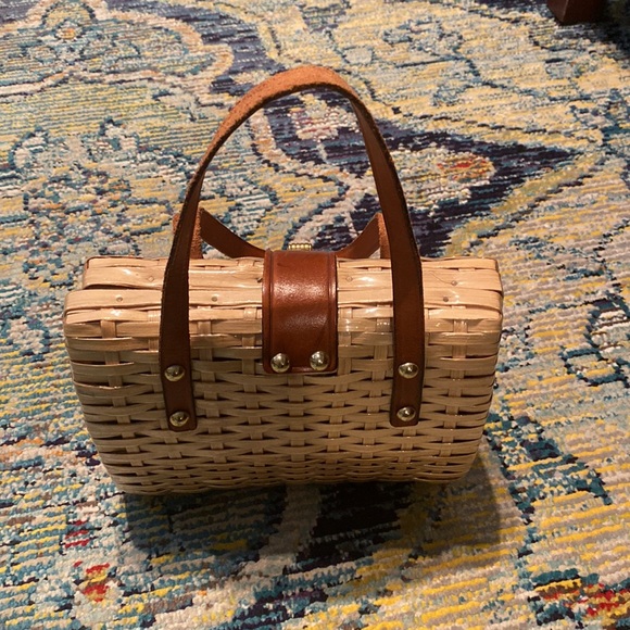 Vintage Natural Wicker Woven Handbag with Brown Leather Accents - Picture 2 of 8